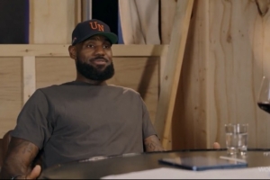 詹姆斯：为了让球队更好 我有能力适应任何需要我打的位置