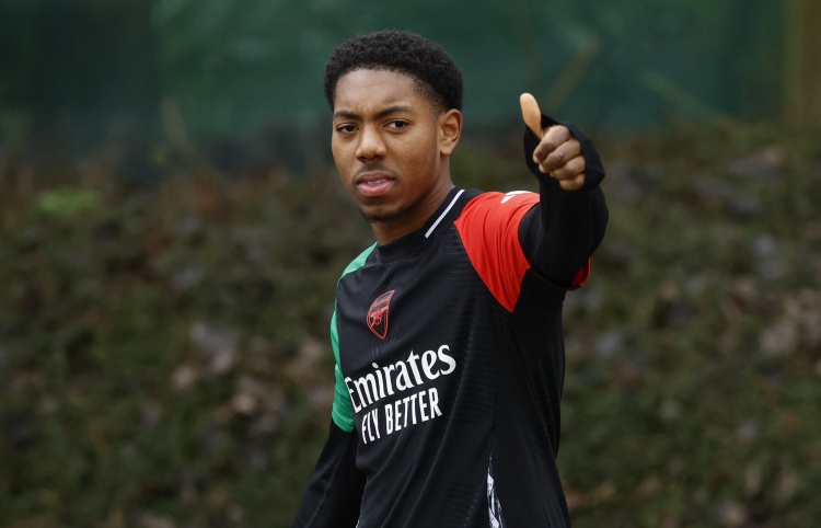 开云体育在线-联赛前2轮仅出场44分钟，斯凯利在与卡拉菲奥里的竞争中处于下风